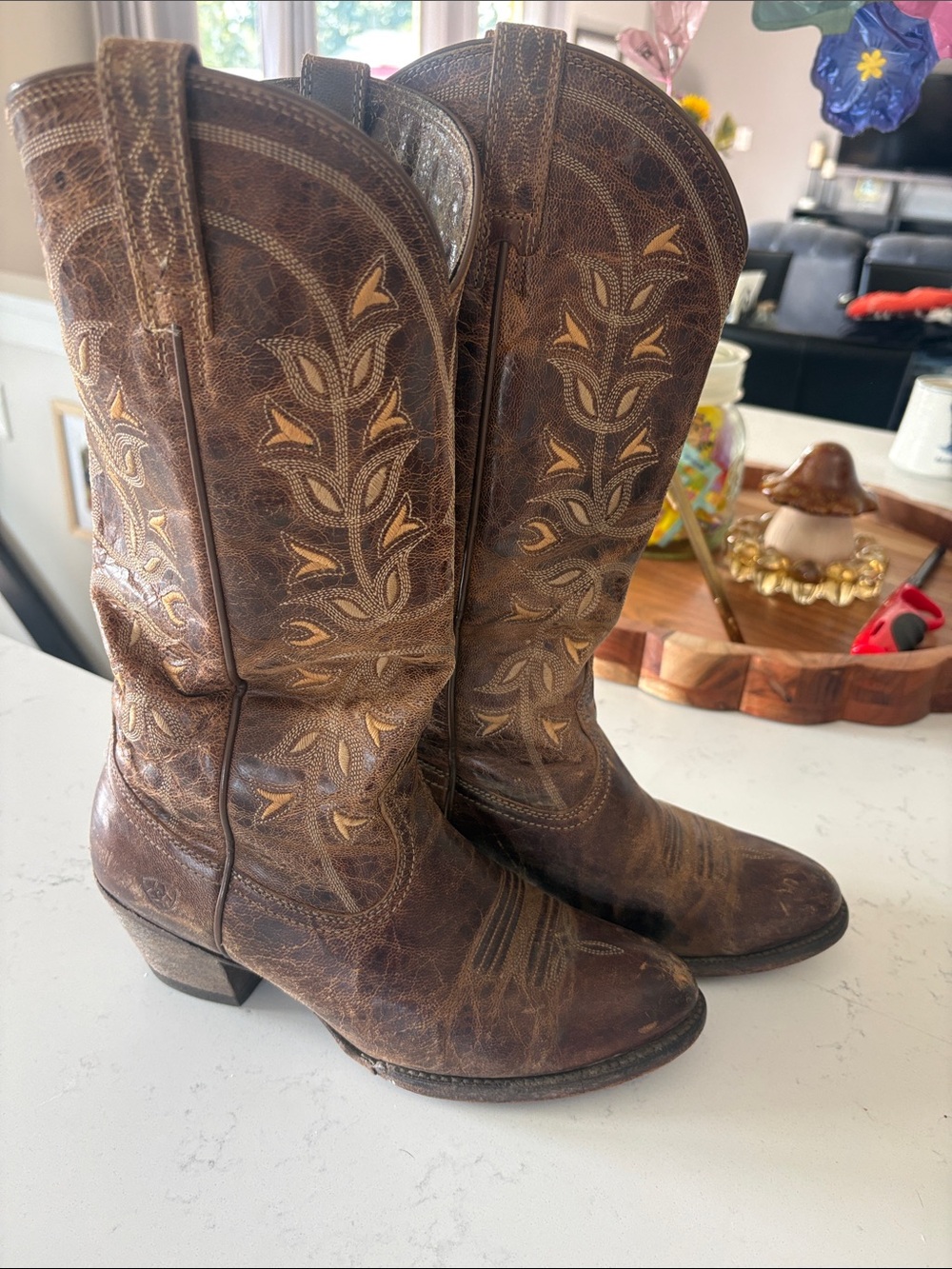 Ariat Brown Leather Embroidered Western Heeled Boots